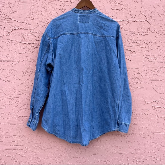 Vintage Levi’s Button Up Shirt Cotton Chambray Blue Collarless Size Large - Picture 5 of 9